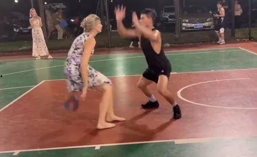 爆料打球女生视频大全下载,揭秘热门打球女生视频合集下载  第1张